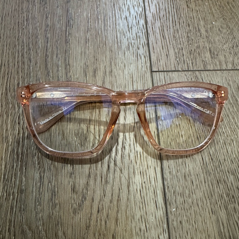 Quay Australia Transparent Peach Glasses